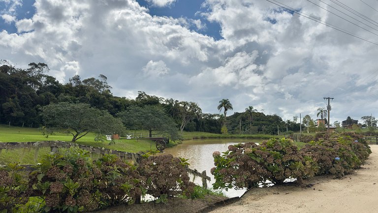 Refúgio Exclusivo | 4 Suítes em Rancho Queimado