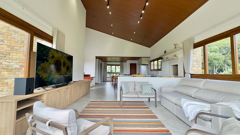 Refúgio Exclusivo | 4 Suítes em Rancho Queimado