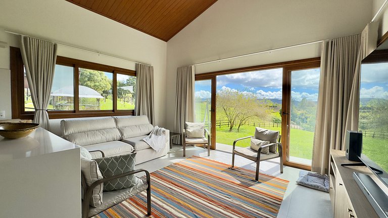 Refúgio Exclusivo | 4 Suítes em Rancho Queimado