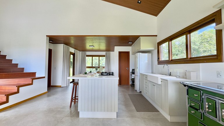 Refúgio Exclusivo | 4 Suítes em Rancho Queimado