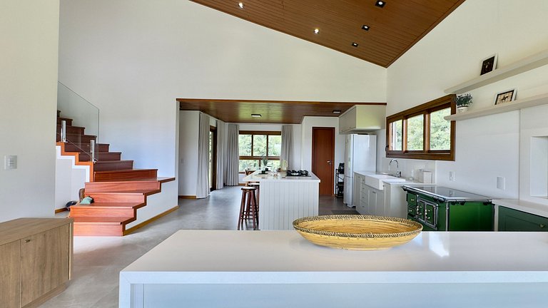 Refúgio Exclusivo | 4 Suítes em Rancho Queimado