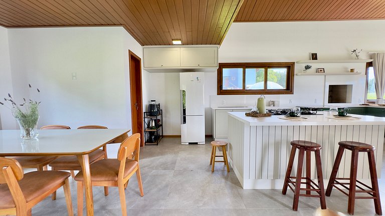 Refúgio Exclusivo | 4 Suítes em Rancho Queimado