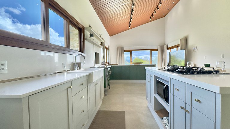 Refúgio Exclusivo | 4 Suítes em Rancho Queimado