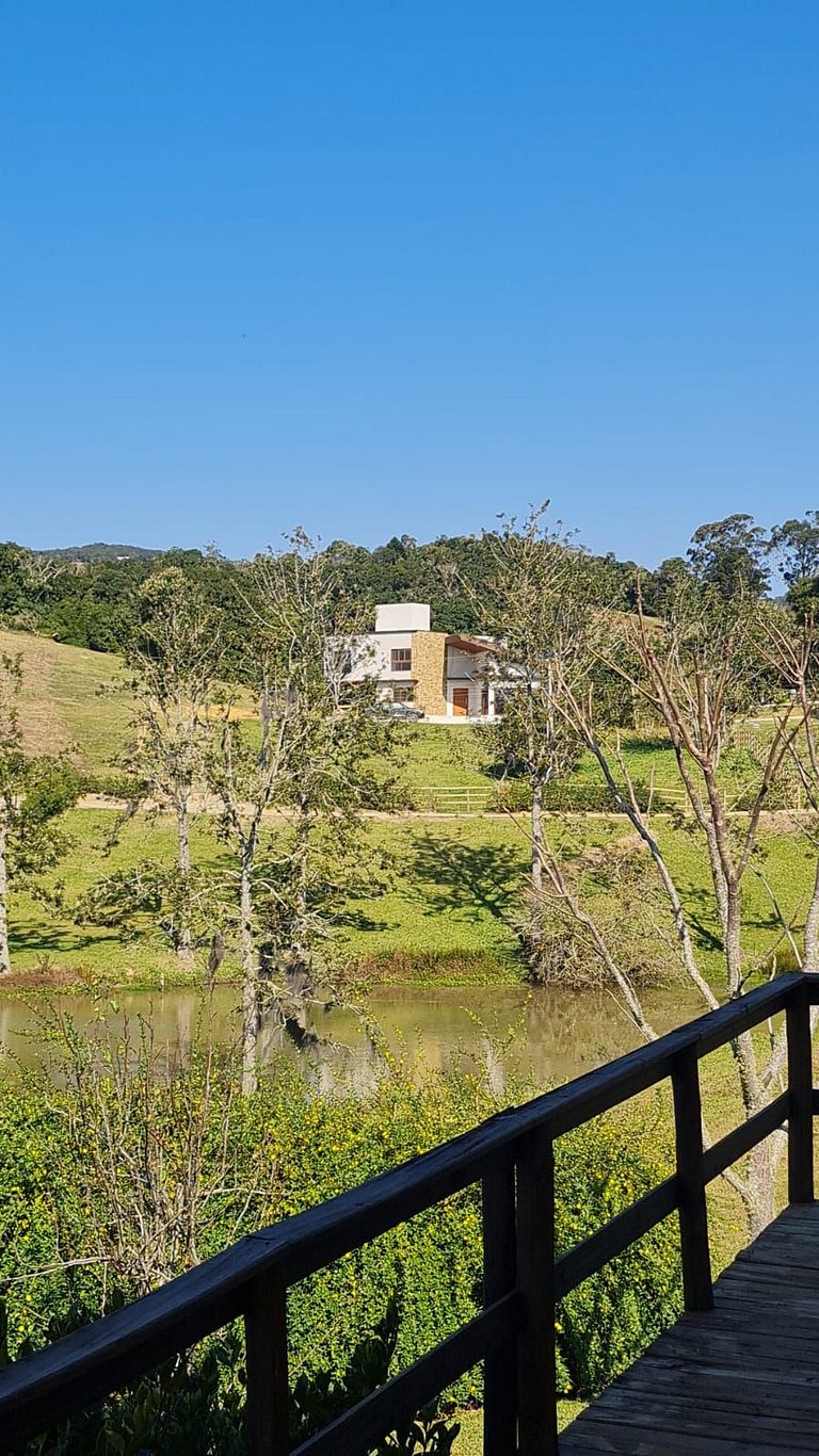 Refúgio Exclusivo | 4 Suítes em Rancho Queimado